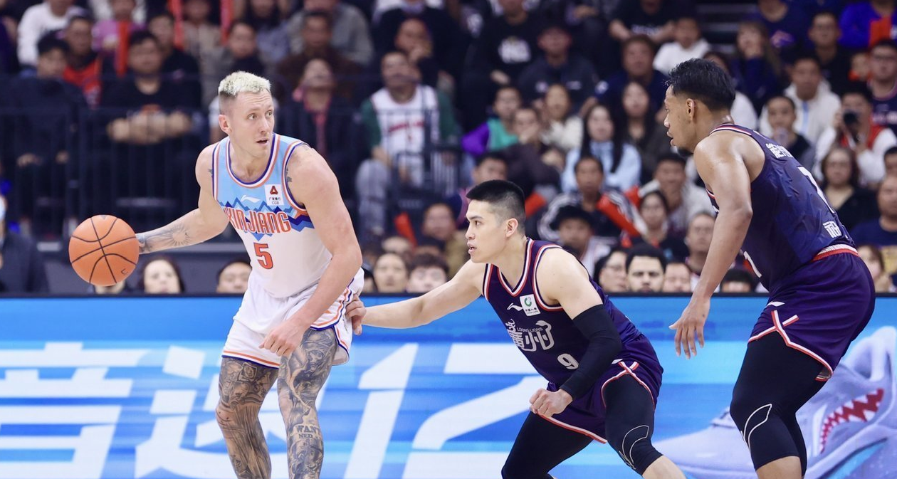 关于CBA季后赛今晚再迎强敌，罗马内部沟通，主帅态度：底气十足，更衣室氛围转暖的信息